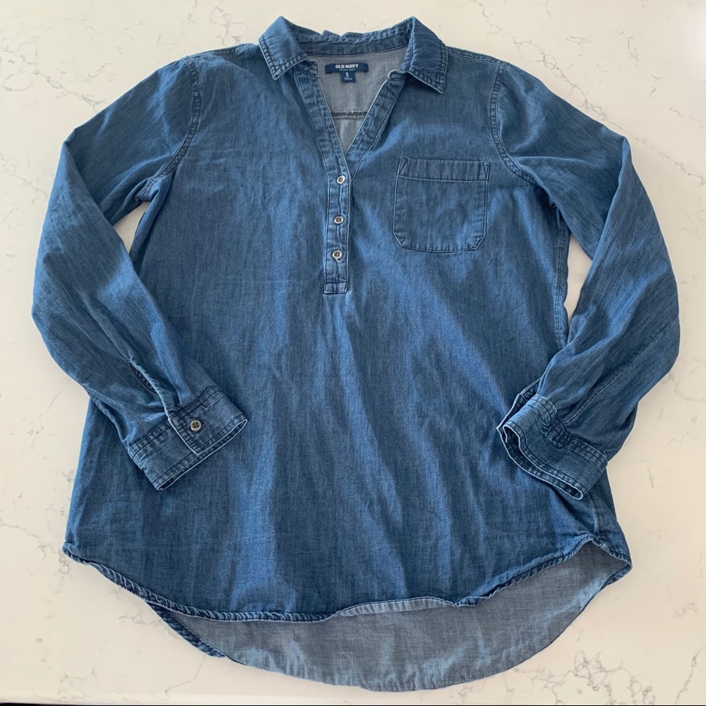 Old Navy long sleeve top.